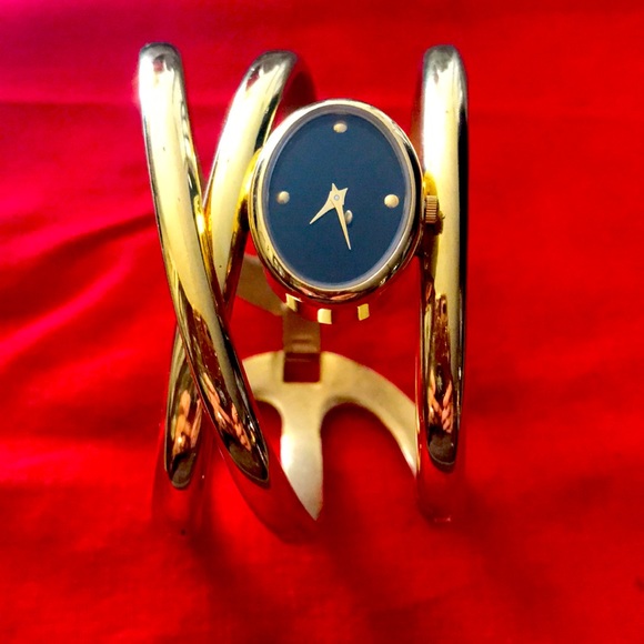 Franklin Mint Accessories - FRANKLIN MINT GOLDTONE WATCH